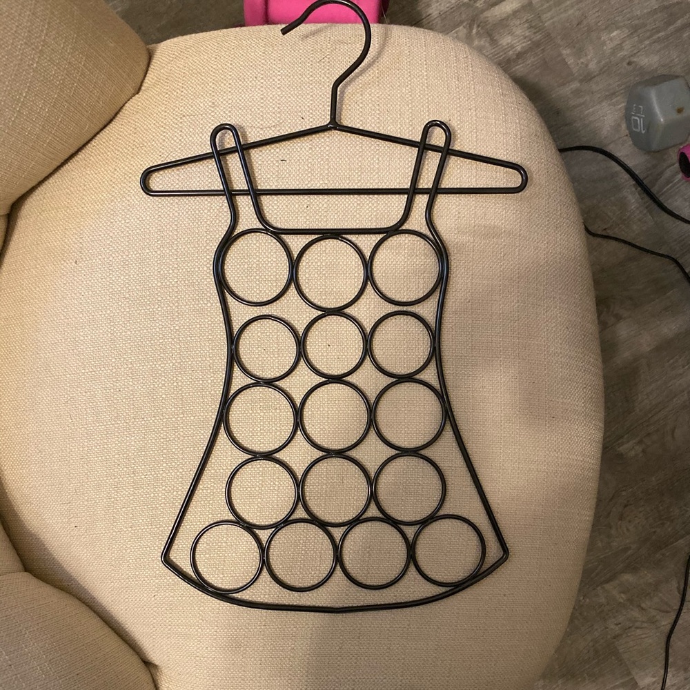 Scarf organizer